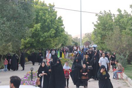 پیاده روی خانوادگی شهرستان رزن به مناسبت هفته دفاع مقدس